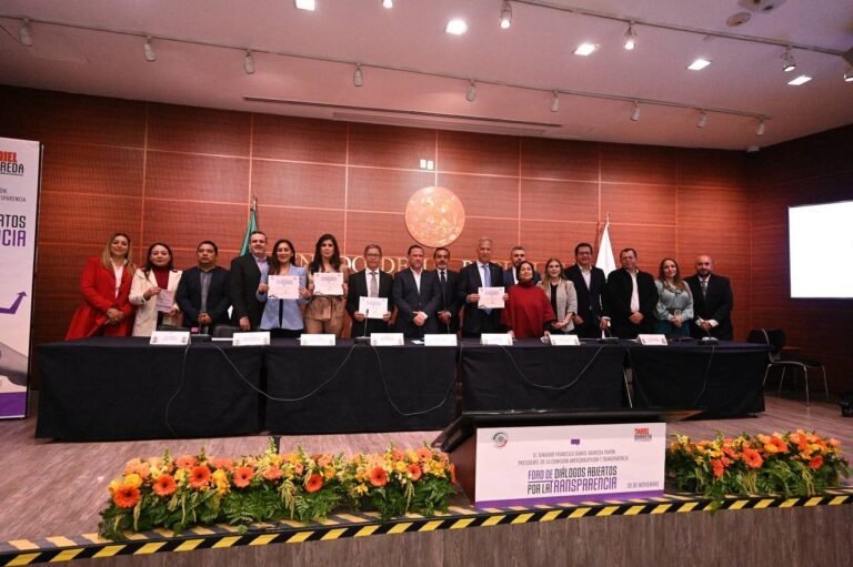 Advierten riesgos por reforma que desaparece al INAI  en foro convocado por el senador Daniel Barreda