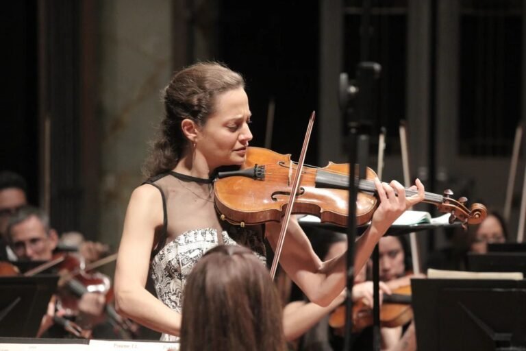 Exitoso debut de la violista mexicana Dana Zemtsov con la Orquesta Sinfónica Nacional