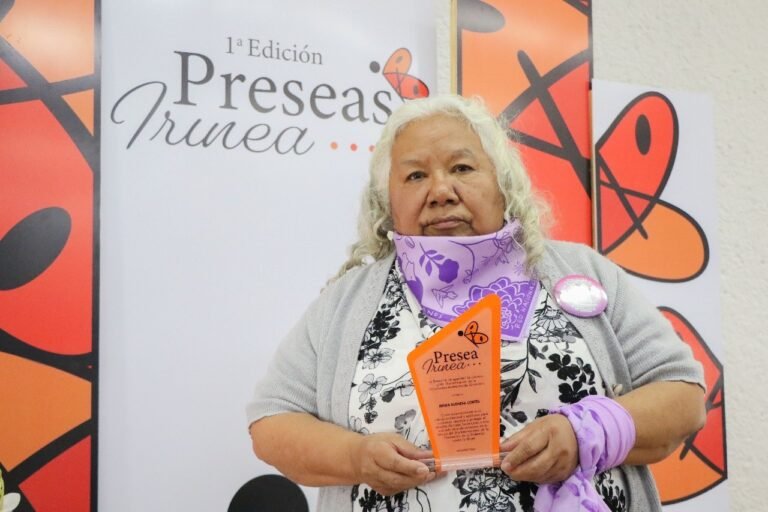 Urge Irinea Buendía a incorporar perspectiva de género y DDHH en la educación