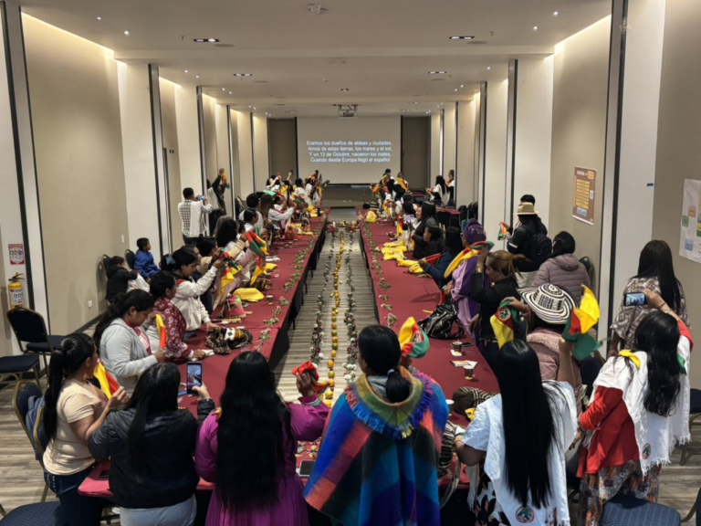 Mujeres indígenas exigen al gobierno de Colombia la salida inmediata de grupos armados por ser víctimas directas de violencia sexual