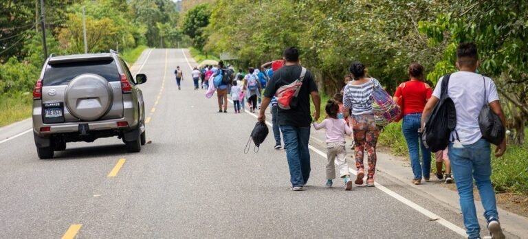Llaman a gobiernos a proteger a mujeres y niñas en situación de movilidad