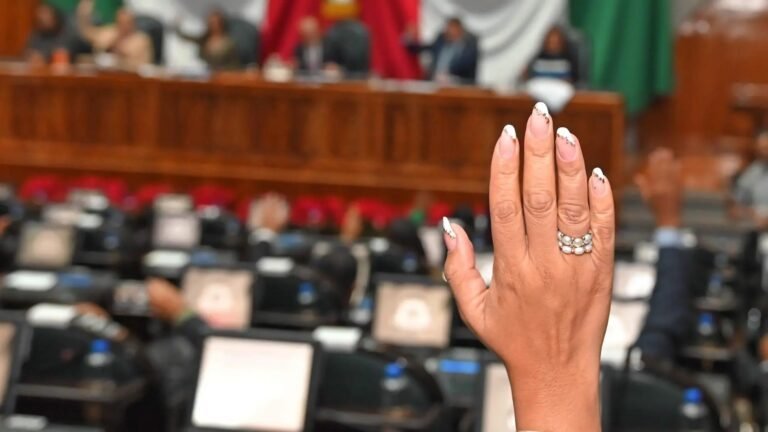 Exigirán mantener paridad de género en cargos públicos municipales