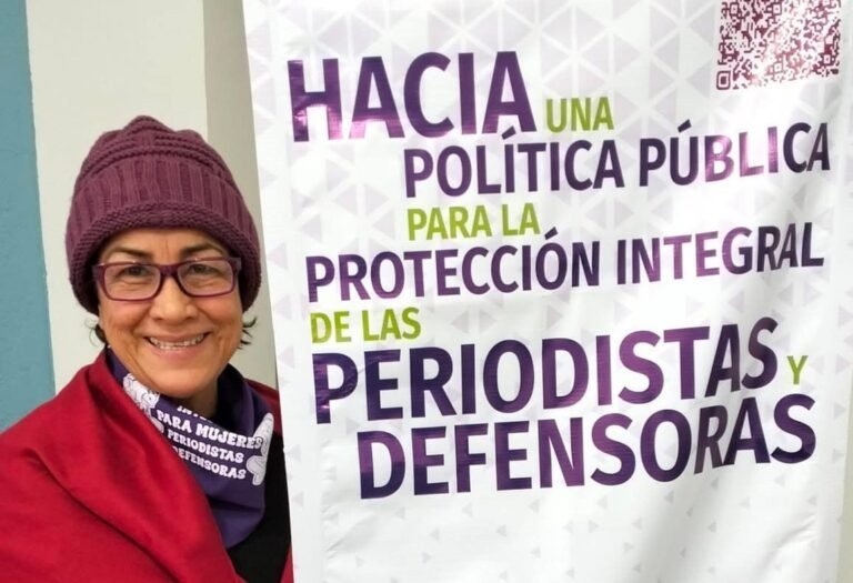 Hostigan y amenazan a periodista Dora Villalobos por cubrir una denuncia pública