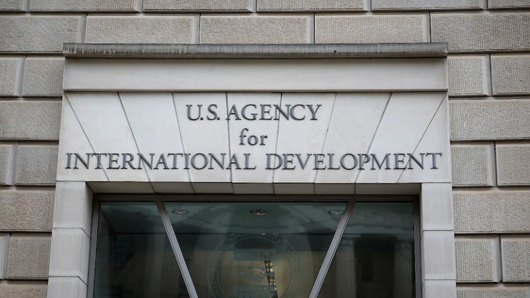 La USAID el mayor donante del mundo,  cerrará:  decenas de organizaciones de mujeres y migrantes en México  y Estados Unidos , afectadas 