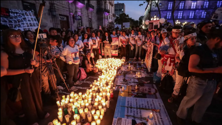 Vigilia nacional: colectivos guardan luto en todo el país por las personas desaparecidas