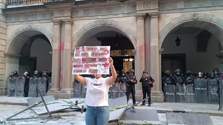 Marcha 8M en Oaxaca culmina con acto de represión