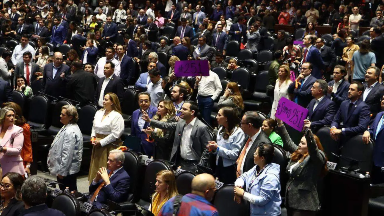 Crónica de una infamia ¿Si no fuera culpable porque defienden el fuero? increpó Ivonne Ortega a Sergio Luna en el pleno de la Cámara de Diputados