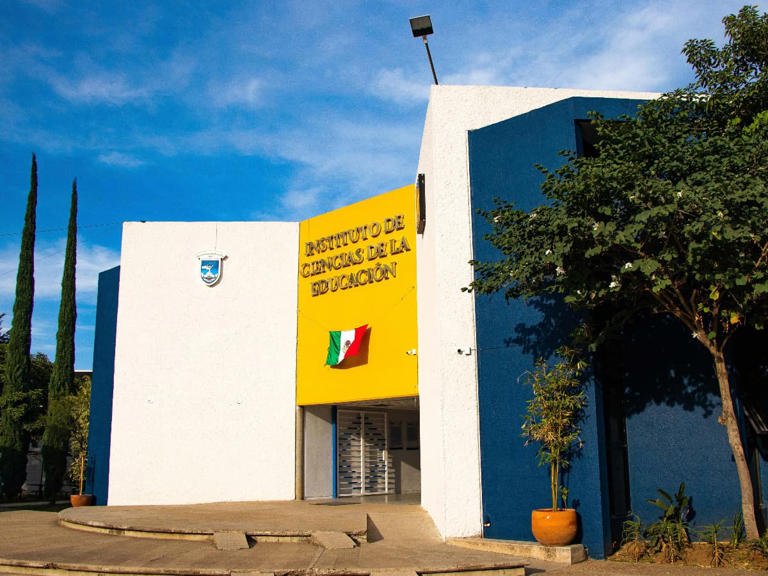 Respaldan decisión de la UABJO de despedir a trabajador por violencia de género
