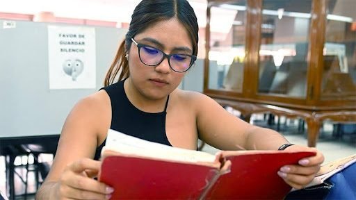 “Peligrosas”, las mujeres que leen al hacerlo, “desordenan el orden de género”