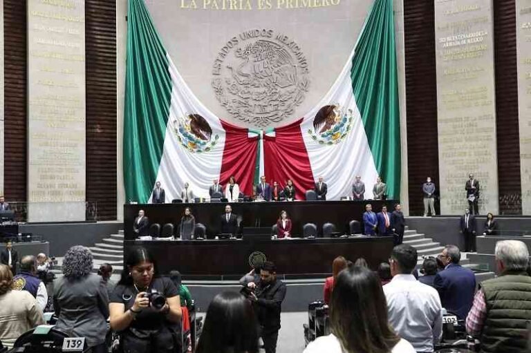 Minuto de silencio en Cámara de Diputados por munícipe asesinada en Oaxaca