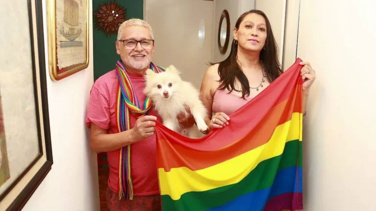 Nosotros pintamos los primeros colores: adultos mayores LGBTQ+ crean un refugio para la comunidad