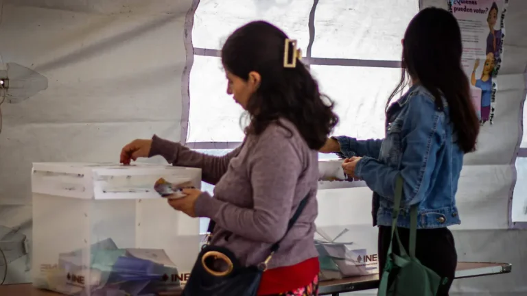 Mujeres aún enfrentan desafíos en la política, a 70 años de la primera vez que votaron las mujeres en México: Exsenadora