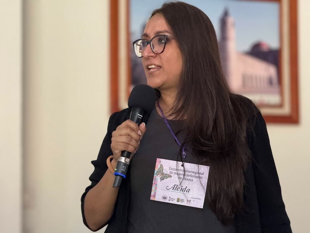 Acuerdan fortalecer acciones de protección y acompañamiento, activista y defensoras