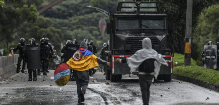 Los derechos humanos están en riesgo ante gobiernos autoritarios, alerta Amnistía Internacional 