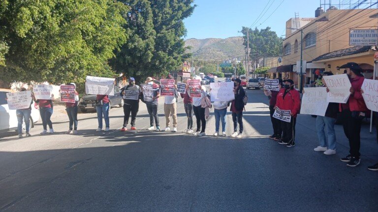 Chilpancingo: educadores y educadoras  comunitarias paran actividades en demanda de mejora salarial