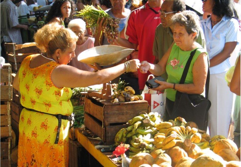 Cuba: Más mujeres en las redacciones, menos en las noticias