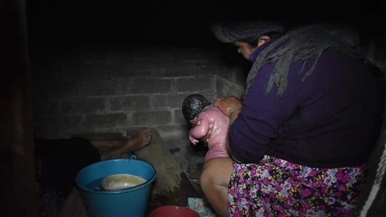 Las mujeres ayuujk que enfrentan al sistema de salud y viven violencia obstétrica