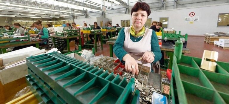 Las leyes de oportunidades económicas a las mujeres se aplican a medias