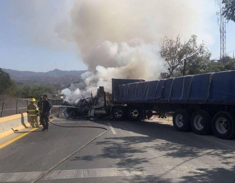 Jornada violenta en Acapulco Guerrero, una persona sin vida y cuatro vehículos e incendiados