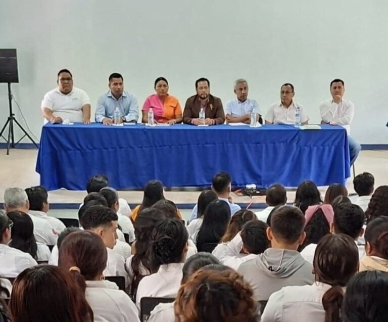 Presentan en Tlapa libro sobre investigación antropológica criminalística forense