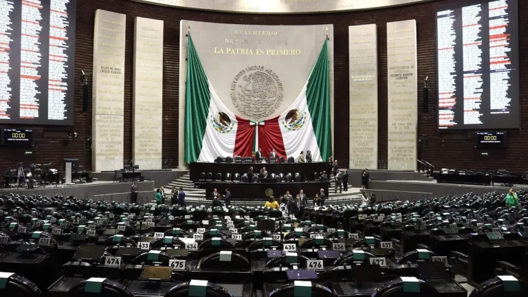 Con aliados en contra, Morena saca adelante reforma electoral en comisiones de diputados