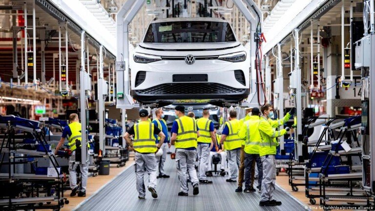 Programa piloto sensibiliza a más de 100 mil trabajadores de la industria automotriz en derechos laborales