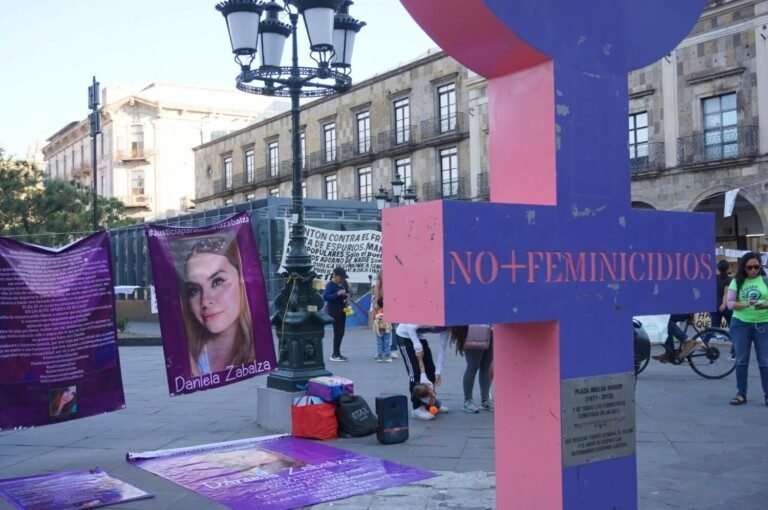 En Jalisco familias de víctimas de feminicidio denuncian que les quitaron apoyo económico
