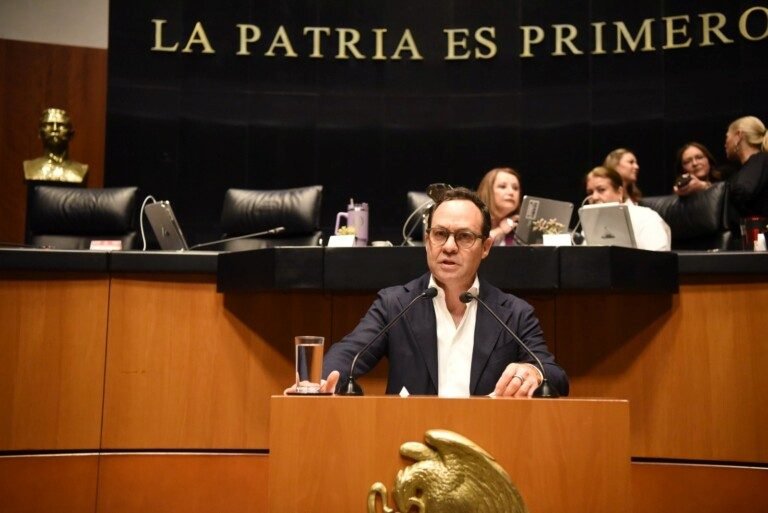 Clemente Castañeda urge mejorar condiciones de trabajadores del tequila