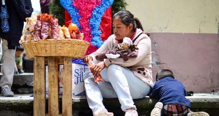 Tienen casi 60 % de las madres en México un empleo precario