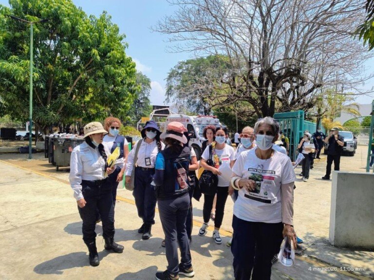 Madres migrantes buscan a 40 desaparecidos en Chiapas; recorren estación Siglo XXI en Tapachula