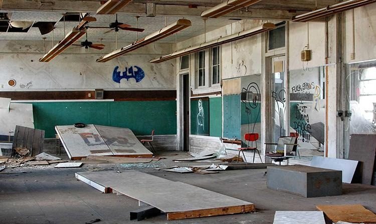 La Mala Educación | Escuelas abandonadas/24