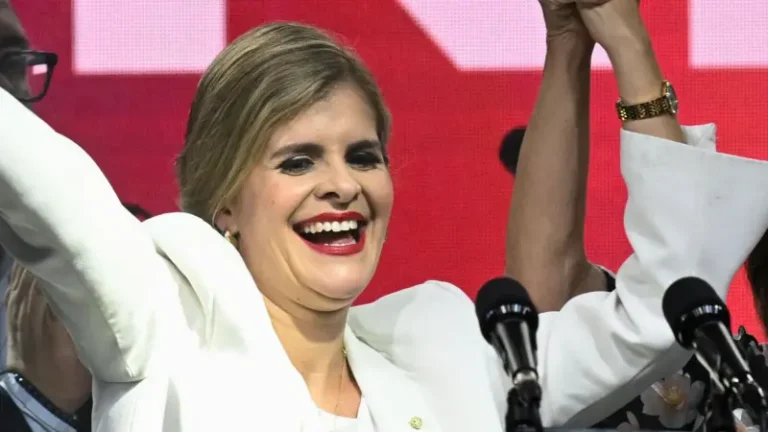 Laura Fernández Delgado asume la presidencia de Costa Rica