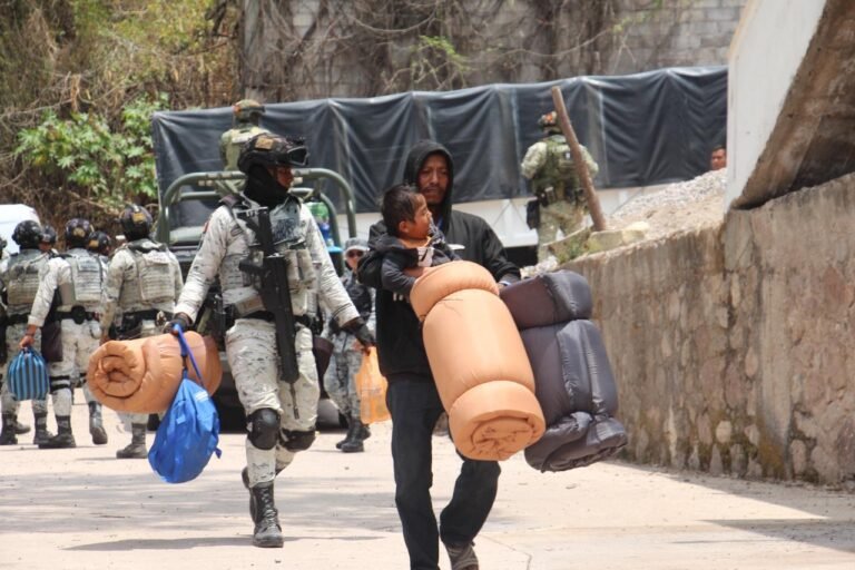 Retornan familias a comunidades de Chilapa de Álvarez en Guerrero 