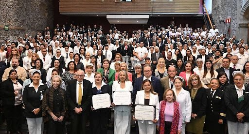 Enfermería, área primordial para la salud pública,  la investigación, la prevención y la dignidad de las personas: rector Llomelí